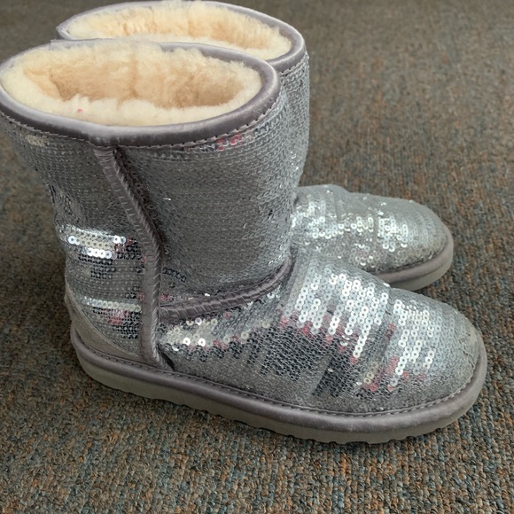 🚨SOLD🚨 Authentic Ugg boots silver sequin sz 2 - Picture 5 of 6
